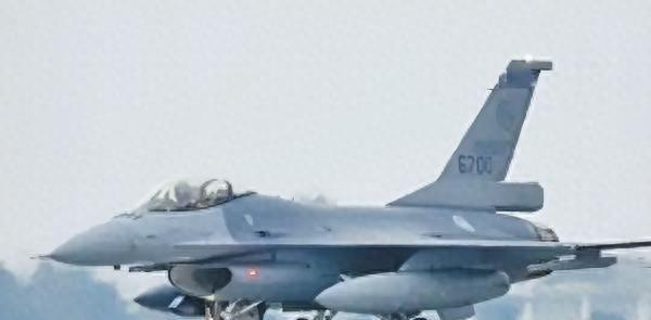 台军战机坠毁不是意外？飞行员最后喊话引质疑致命隐患被扒光